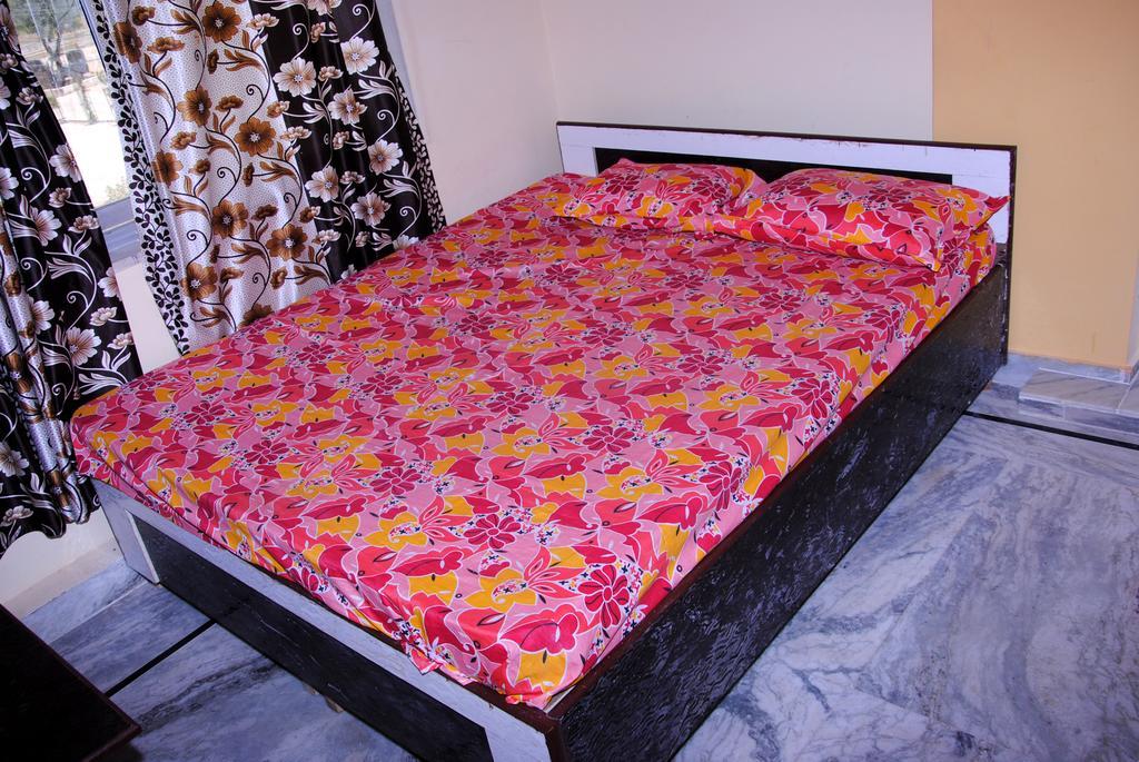 Meru Palace Guest House And Restaurant Tonk Экстерьер фото